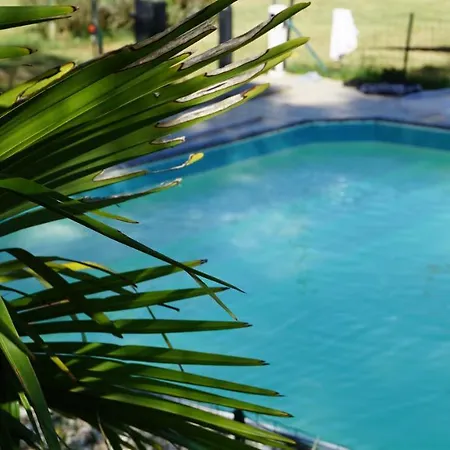 La Vieille Ecole Bed & Breakfast Bourgougnague
